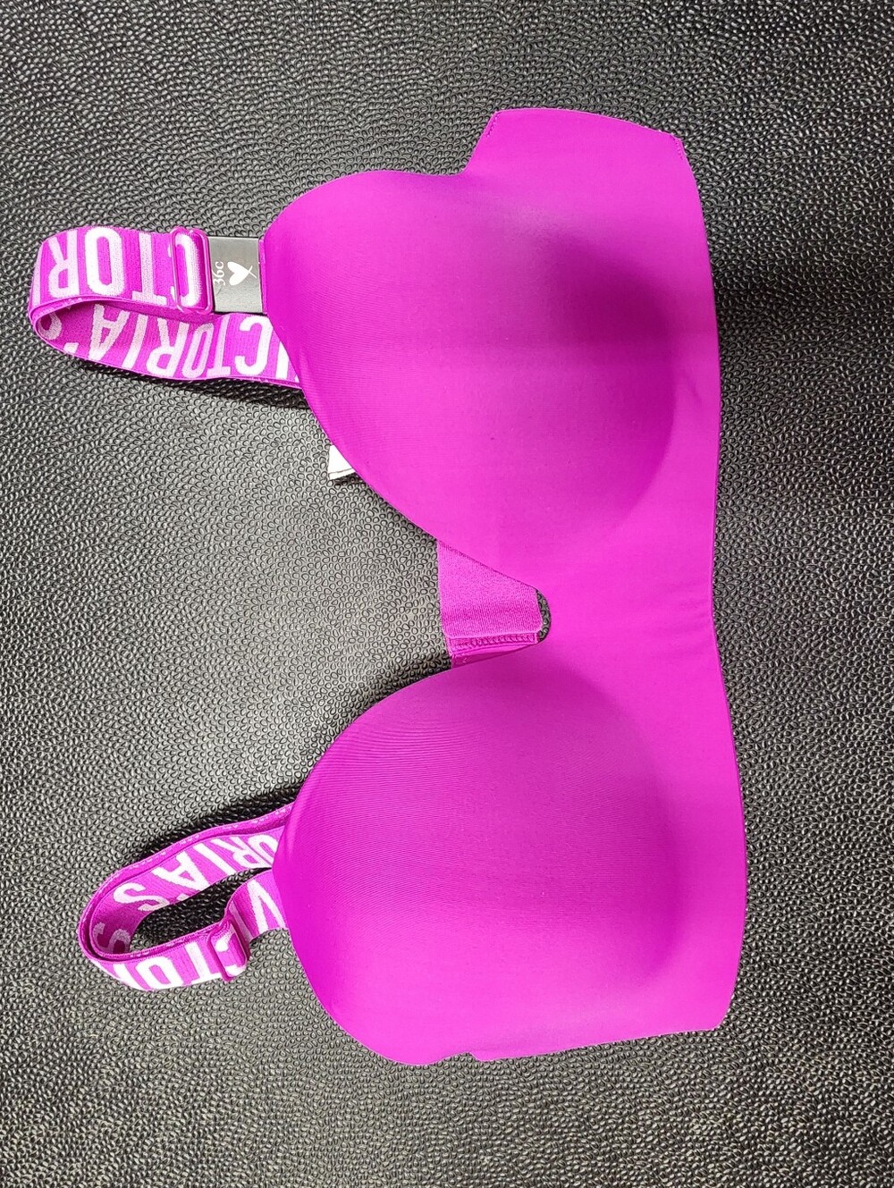 SzMZ 36 C VICTORIA'S SECRET LIGHTLY LINED WIRELESS BRA